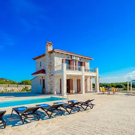 Villa Traditional 1