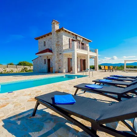 Villa Traditional 1 Volímai